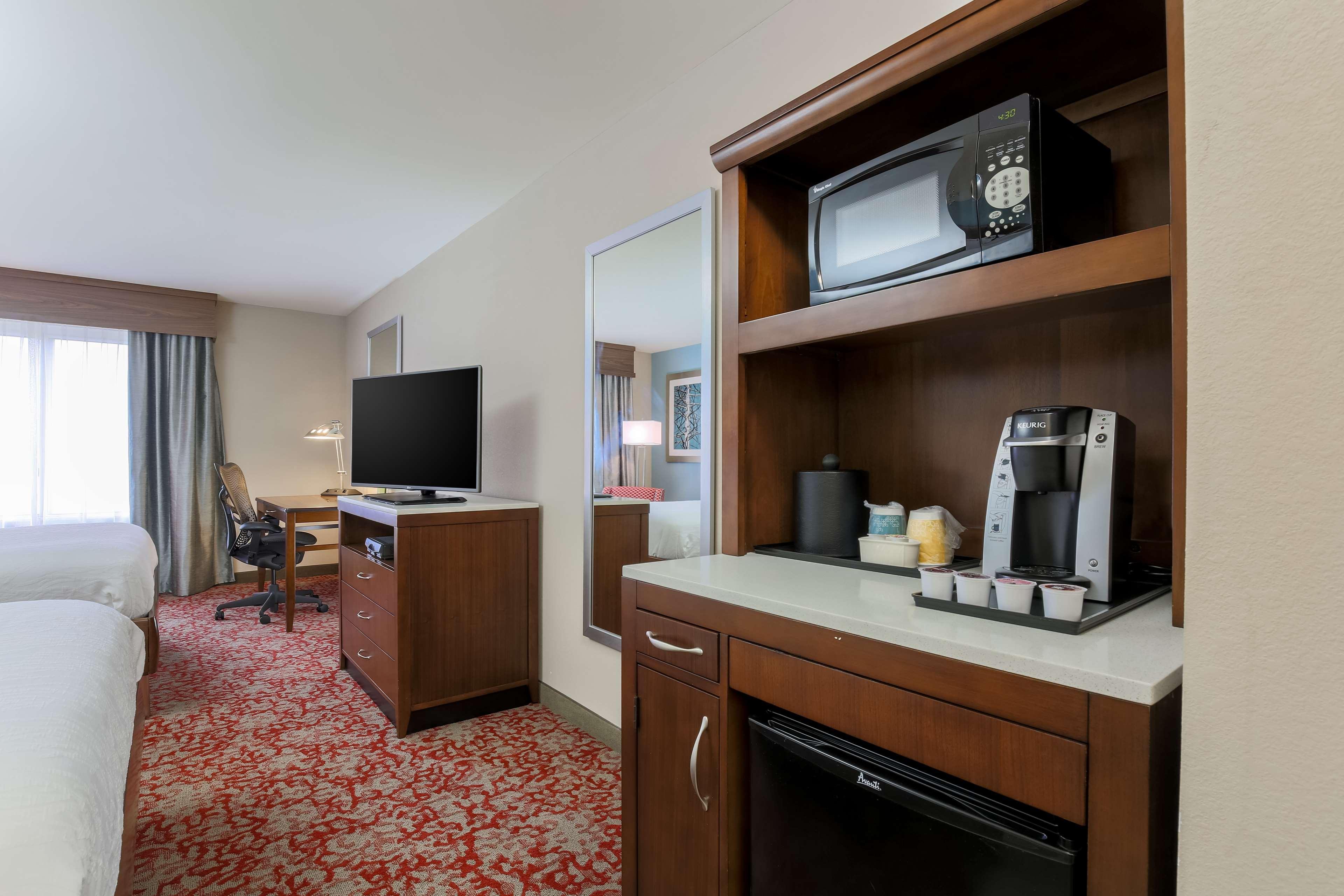 Hilton Garden Inn ננואט מראה חיצוני תמונה