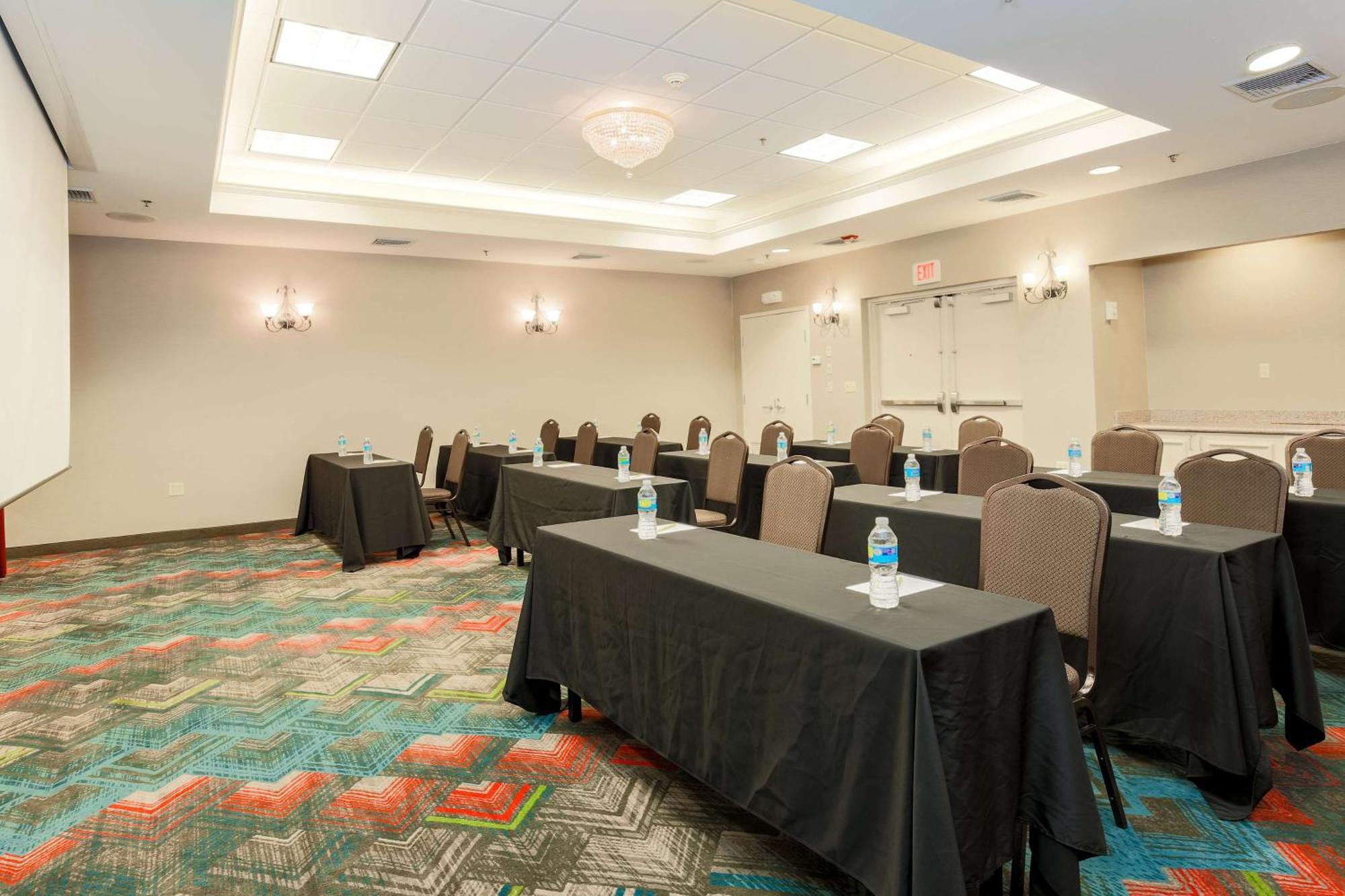 Hilton Garden Inn ננואט מראה חיצוני תמונה
