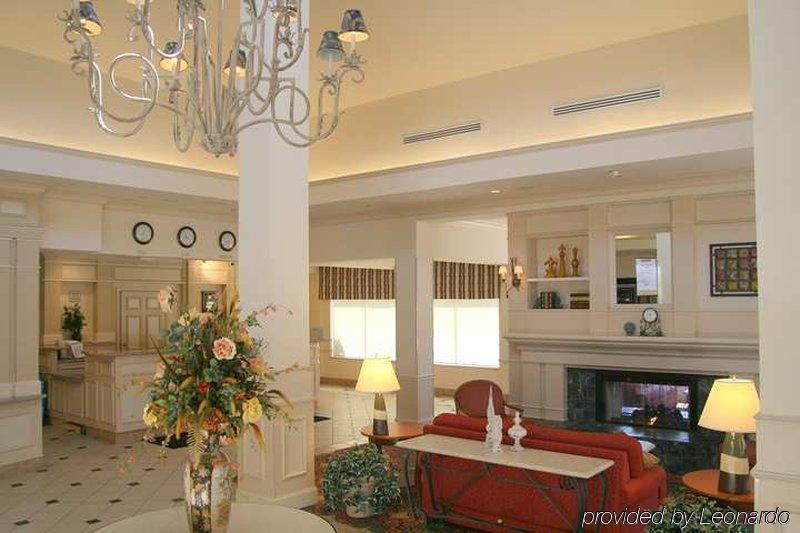 Hilton Garden Inn ננואט מראה פנימי תמונה